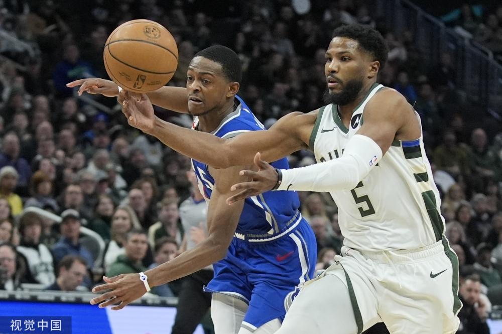 他在距离球 他在距离球